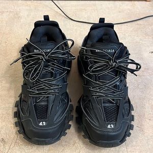 Balenciaga track led